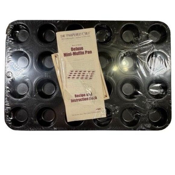 Pampered Chef Deluxe Mini Tart Muffin Pan 24 Mini Muffin Tin Sealed New in Pkg - Picture 1 of 7
